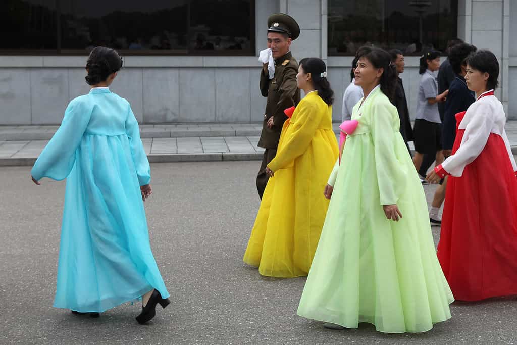what makes korean fashion different